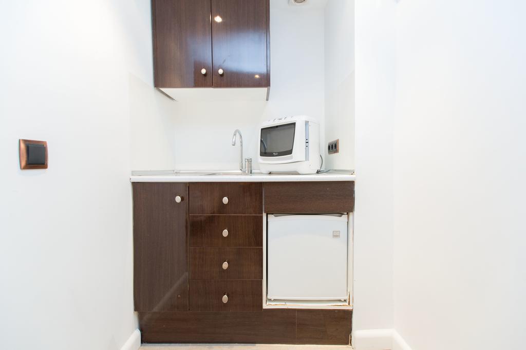 Ainb Las Ramblas-Colon Apartments Barcelona Ngoại thất bức ảnh