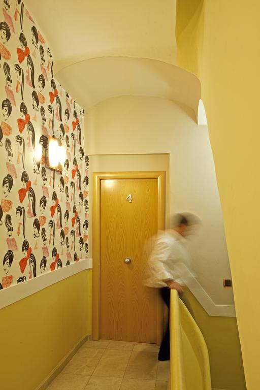 Ainb Las Ramblas-Colon Apartments Barcelona Ngoại thất bức ảnh