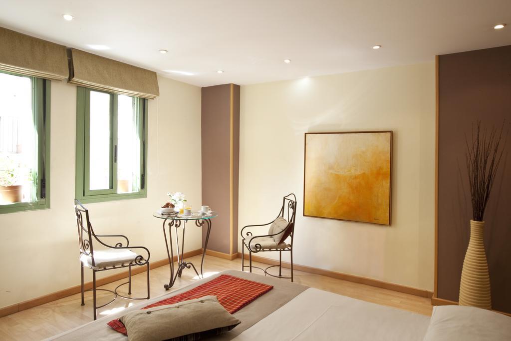 Ainb Las Ramblas-Colon Apartments Barcelona Ngoại thất bức ảnh