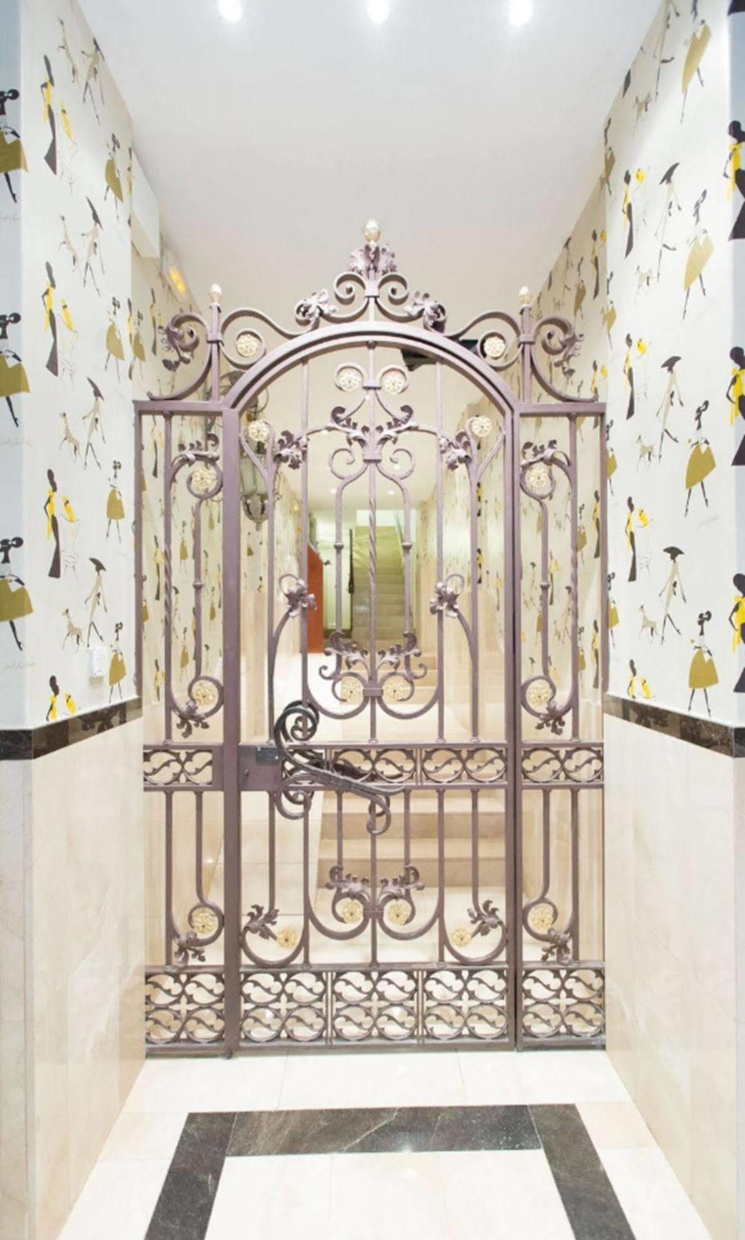 Ainb Las Ramblas-Colon Apartments Barcelona Ngoại thất bức ảnh