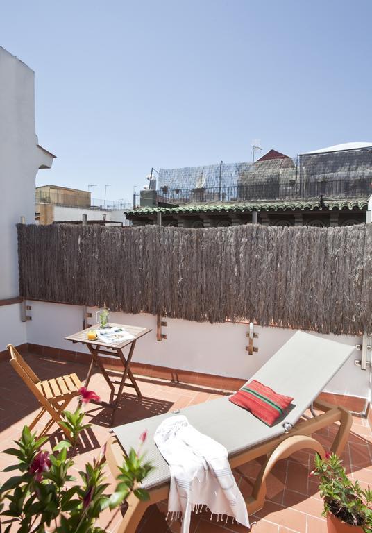 Ainb Las Ramblas-Colon Apartments Barcelona Ngoại thất bức ảnh