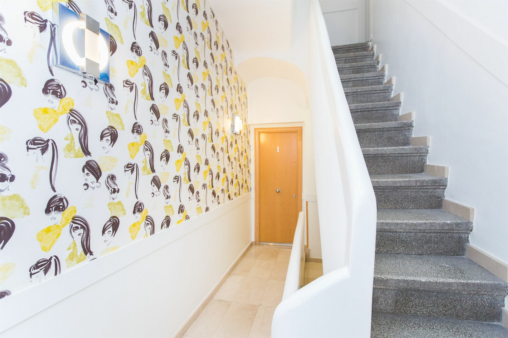 Ainb Las Ramblas-Colon Apartments Barcelona Ngoại thất bức ảnh